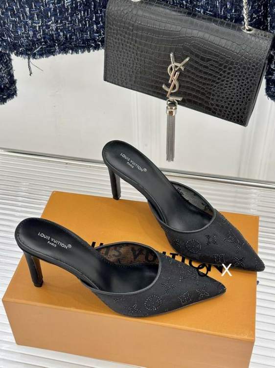 Picture of Louis Vuitton Shoes _SKULVsz35-40812480.5CMJX0503